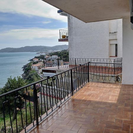 Apartamento Deluxe Cau Del Llop Llanca Bagian luar foto
