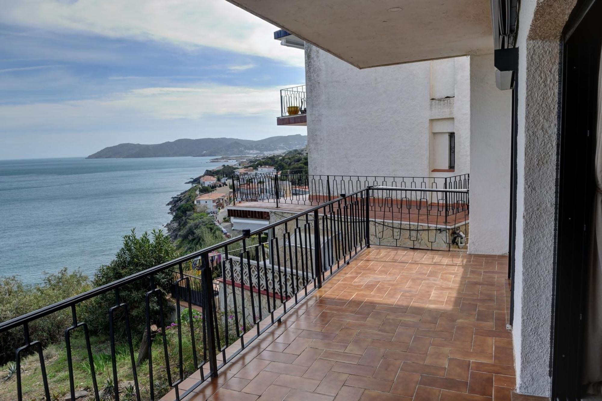 Apartamento Deluxe Cau Del Llop Llanca Bagian luar foto
